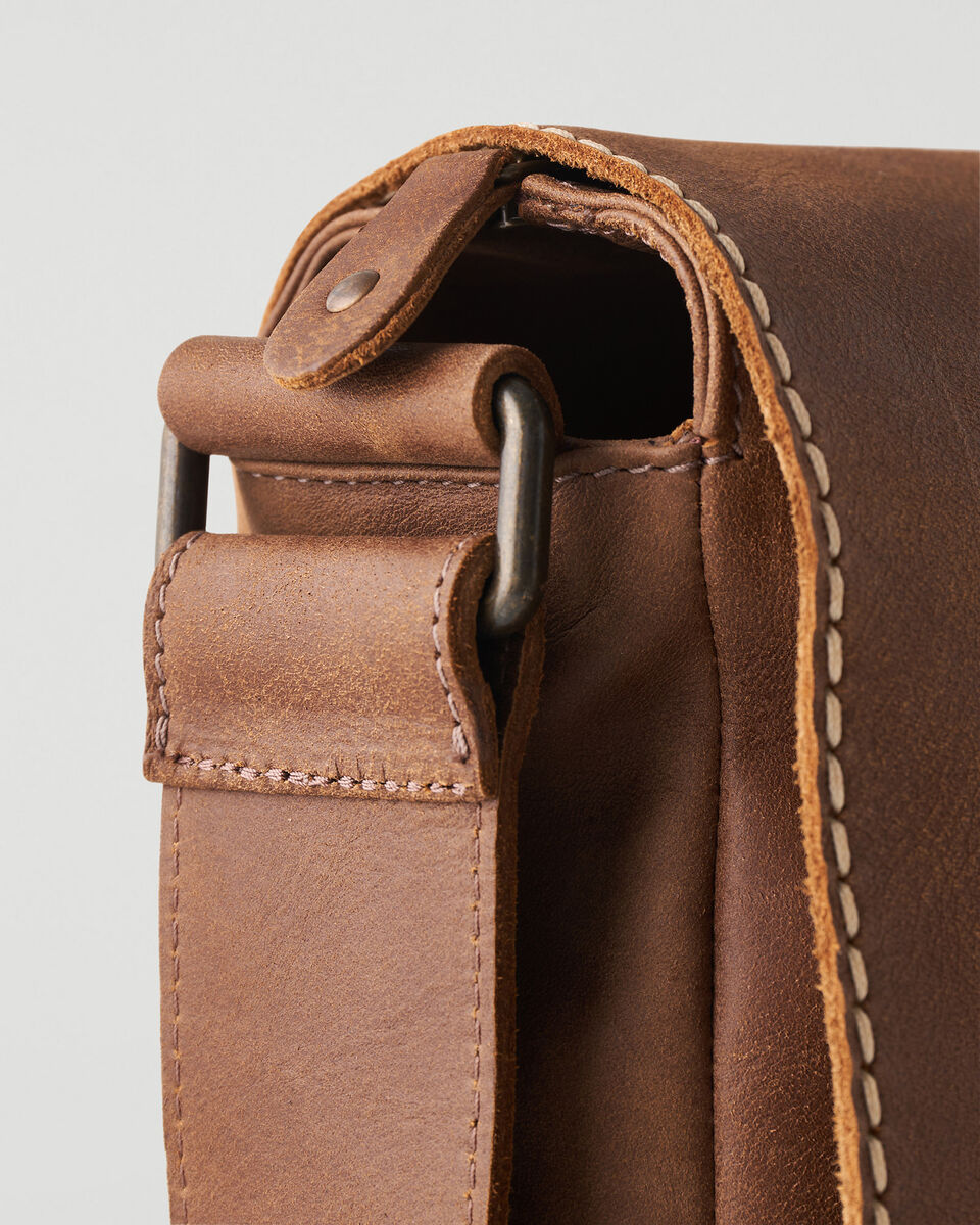 Roots Raiders Bag Tribe. 5