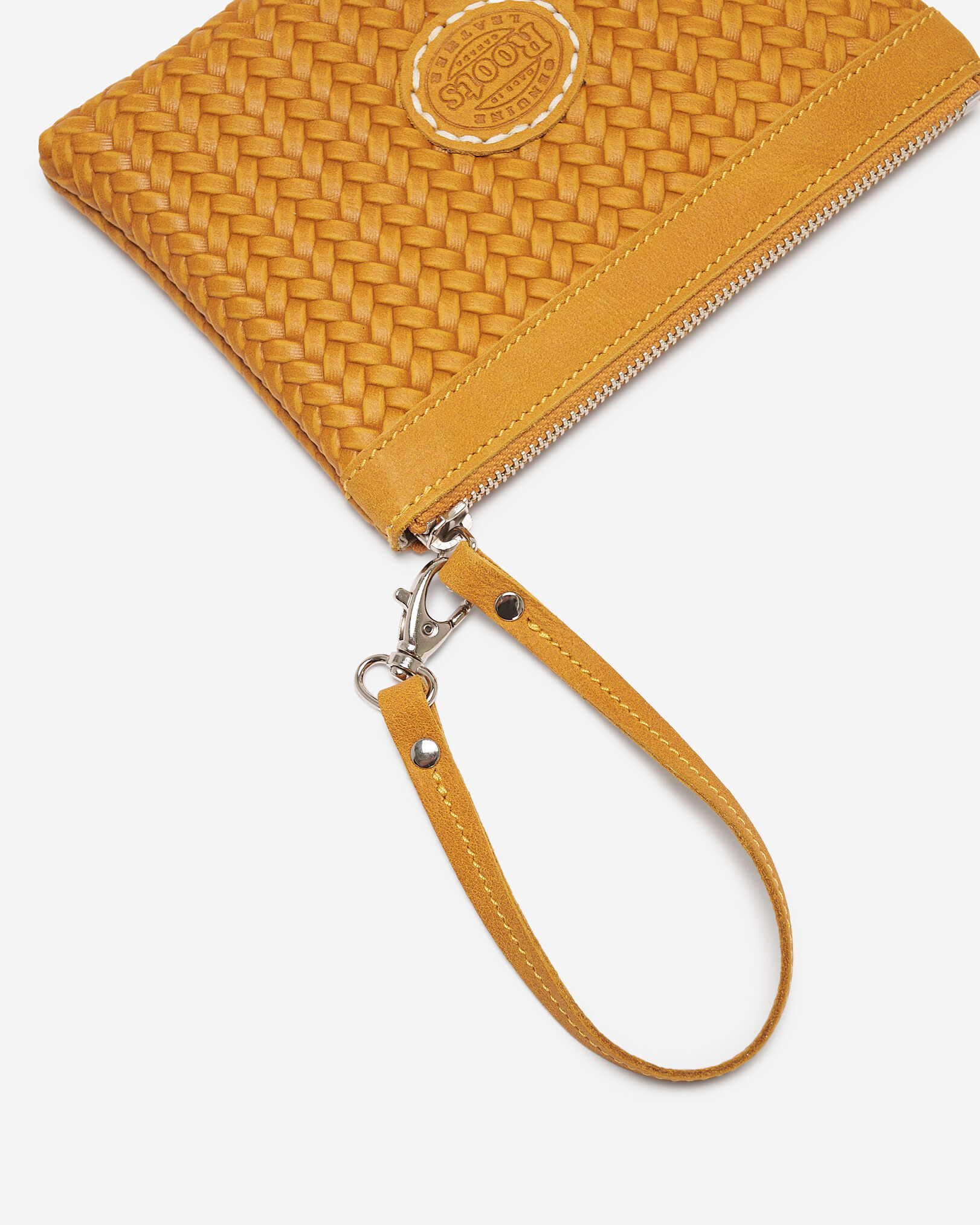 Petite pochette à dragonne en cuir tissé