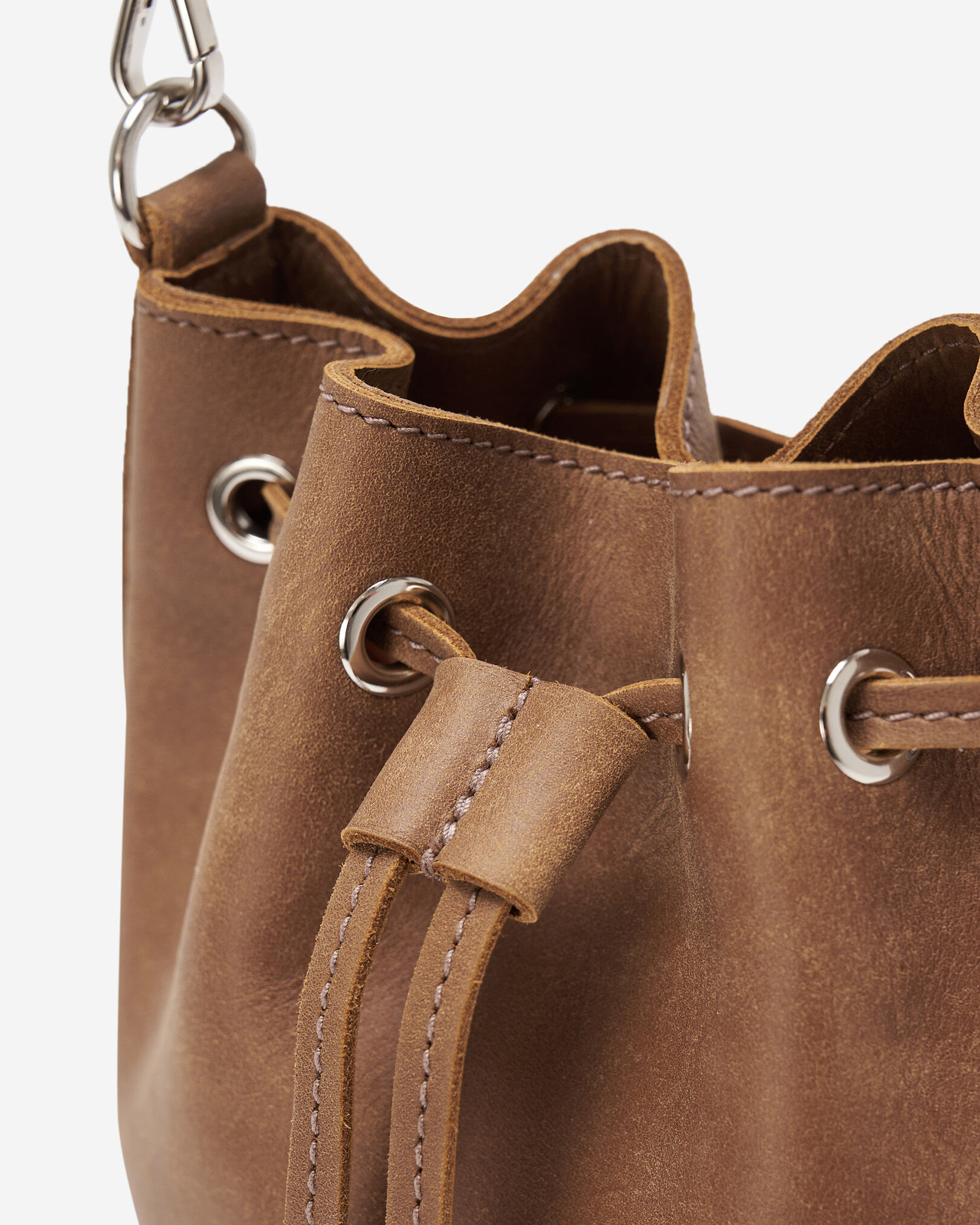 Leather bucket bag hotsell canada