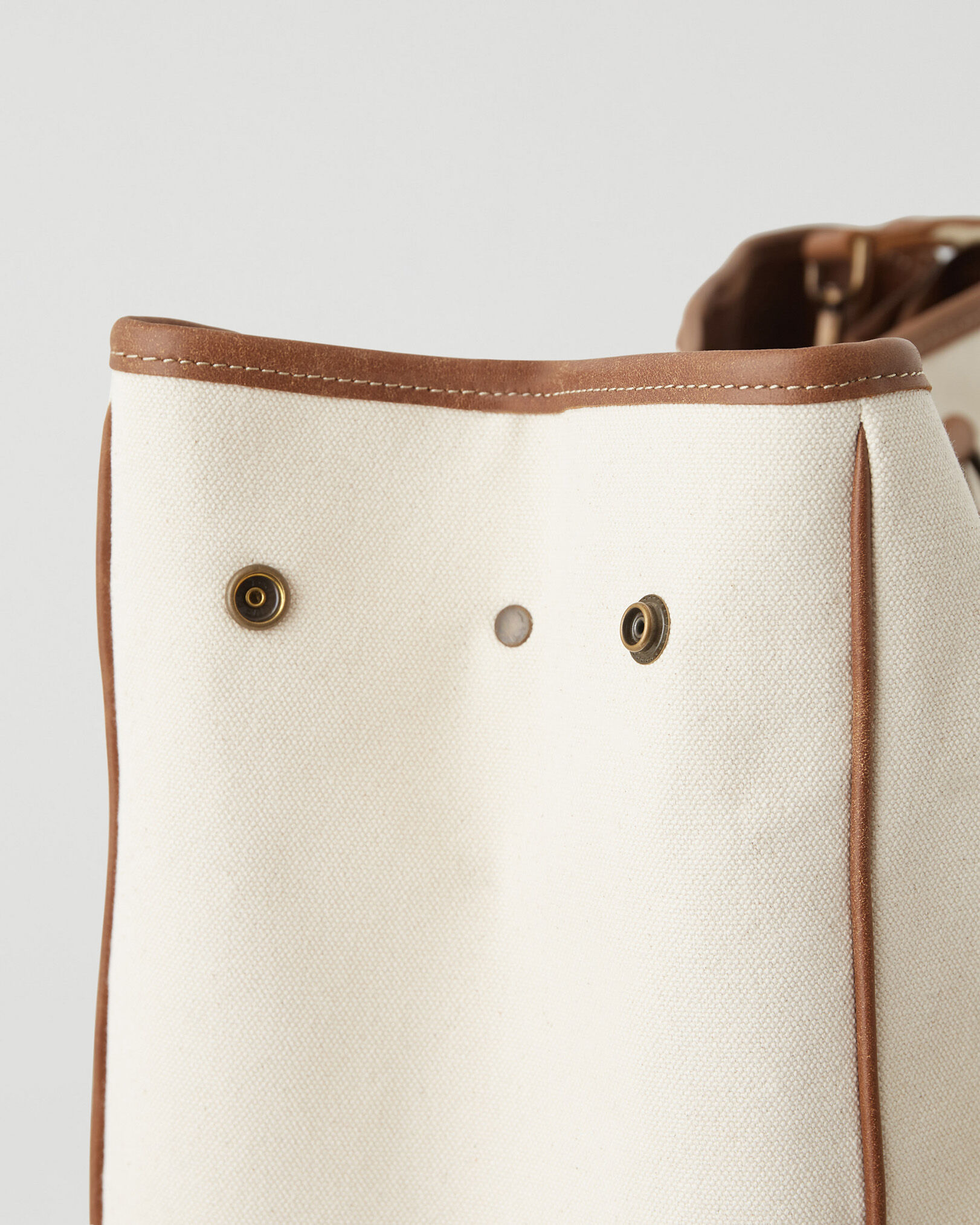 Roots canvas bag store