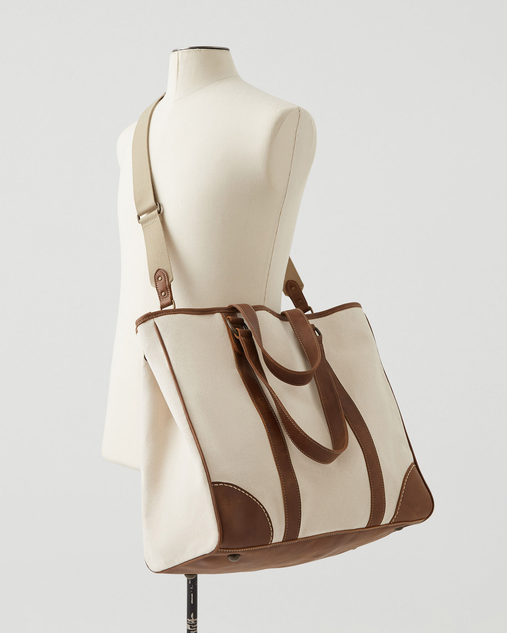 Roots canvas bag online