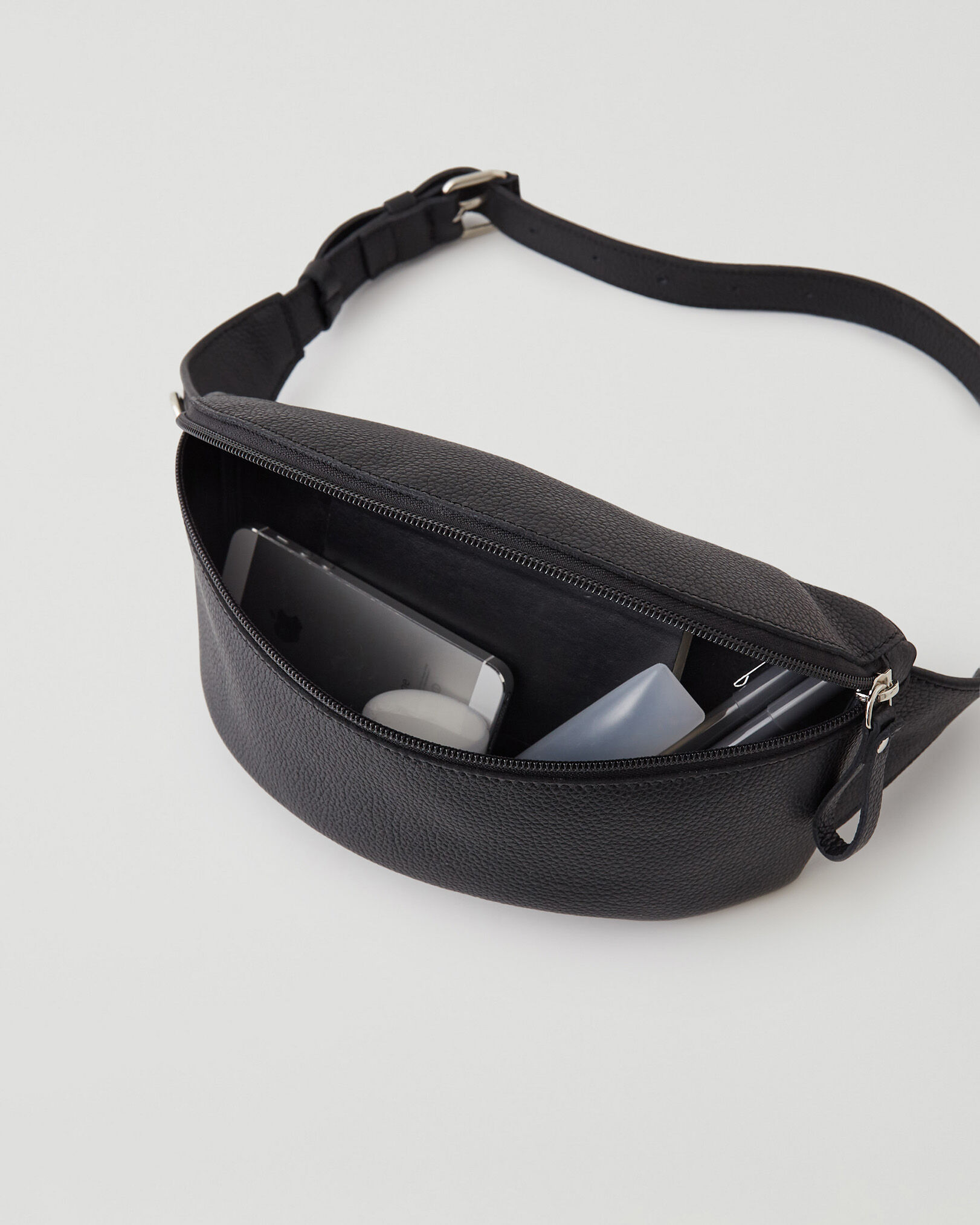 Roots waist bag top