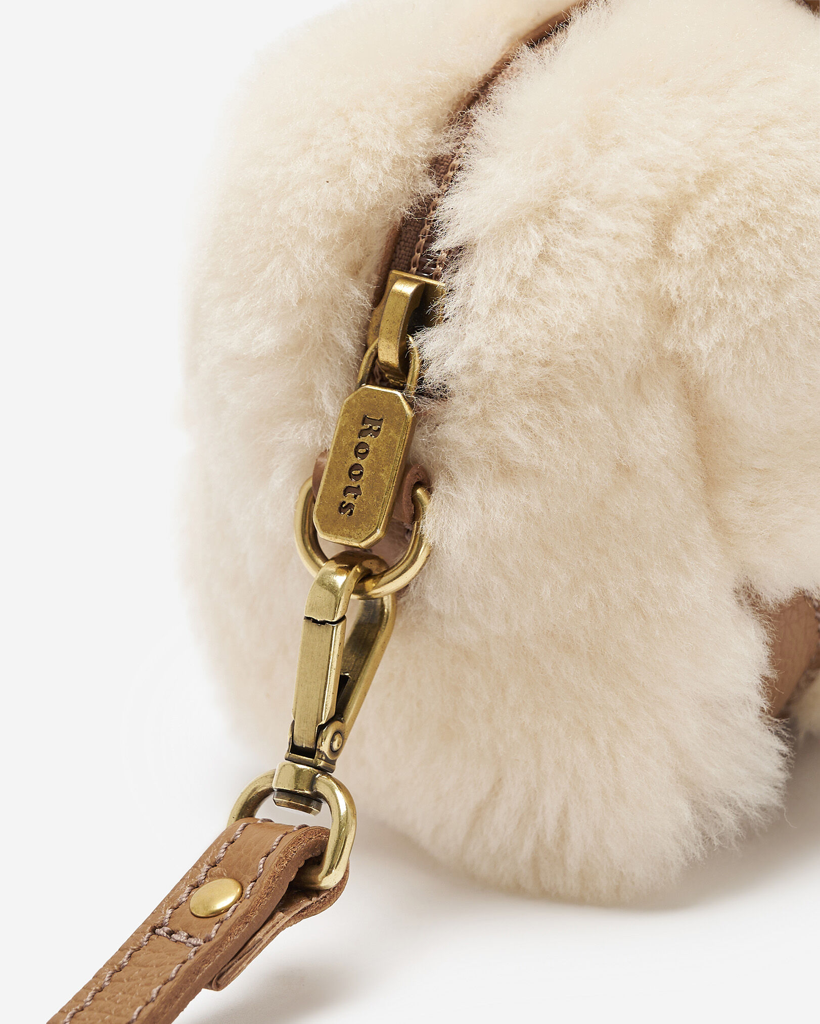 ★TOUT Y EST★ Cream Vegan Sherpa Rope Crossbody 1334E979 13 Viso | Anti Theft Travel Crossbody Tote & Shoulder Bag