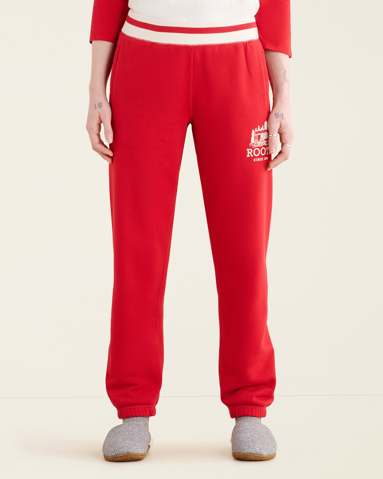 Red roots top sweatpants