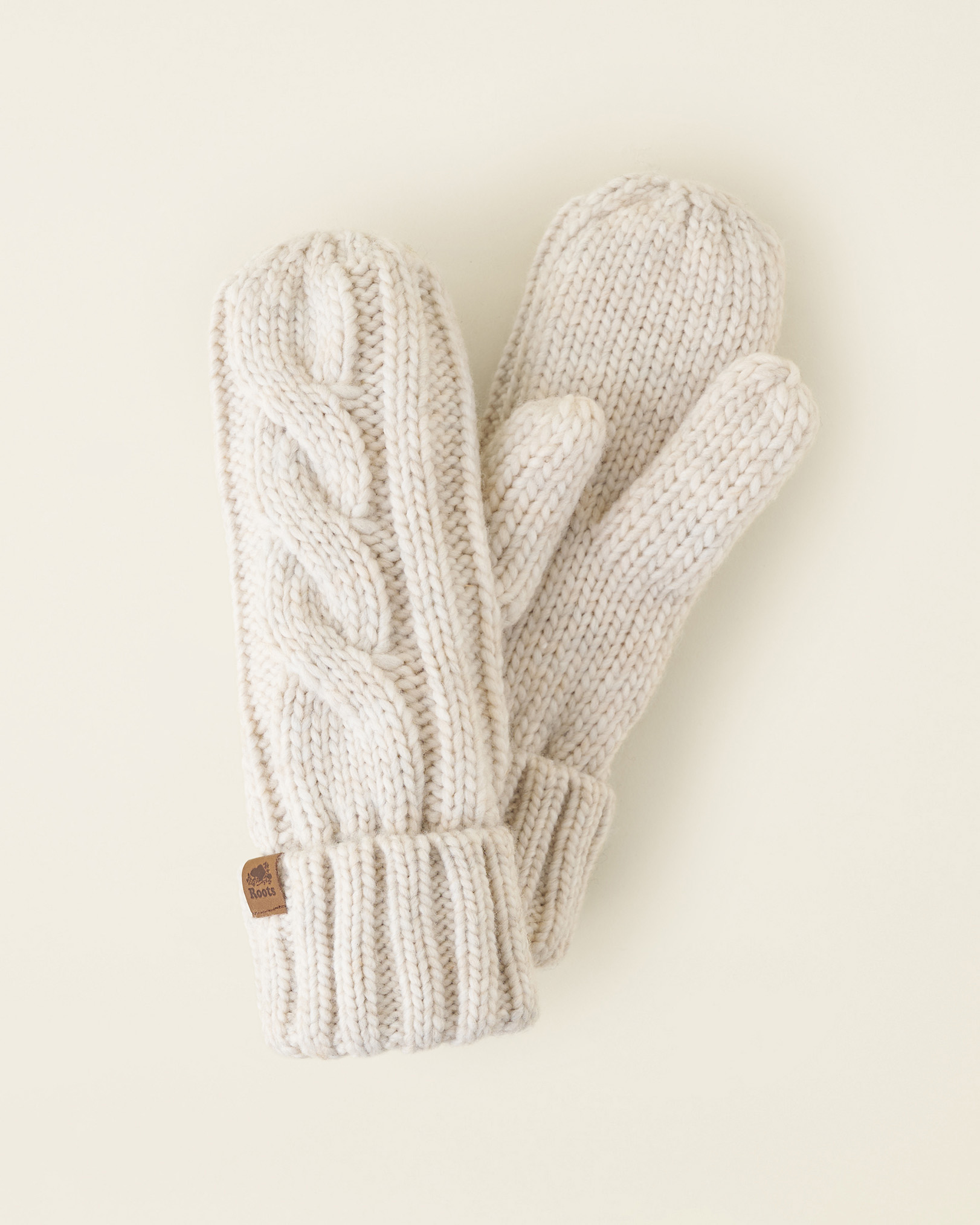 Roots Women's Olivia Cable Mitten in Oatmeal Mix