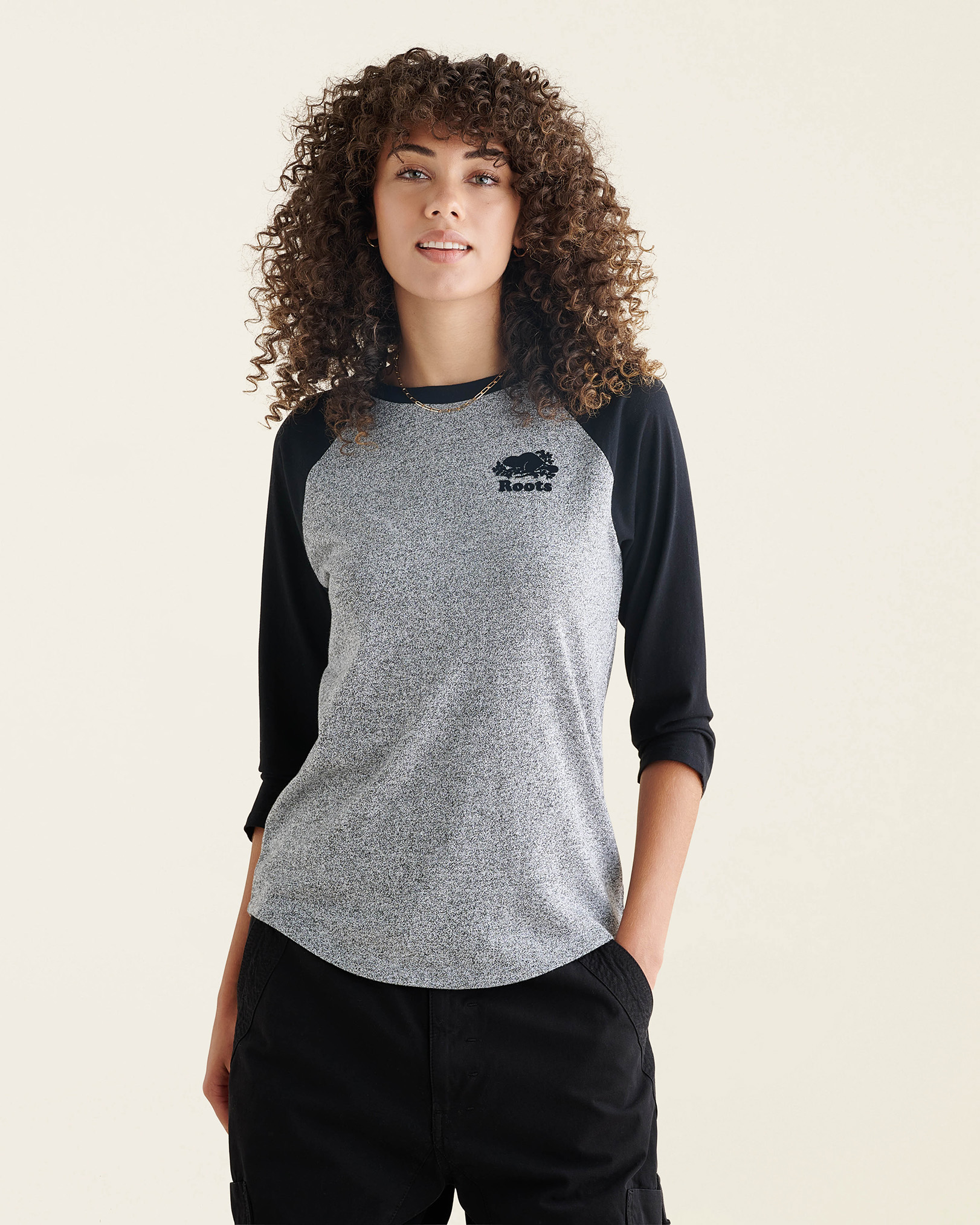 Roots Women's Organic Cooper Baseball T-Shirt in Salt/Pepper