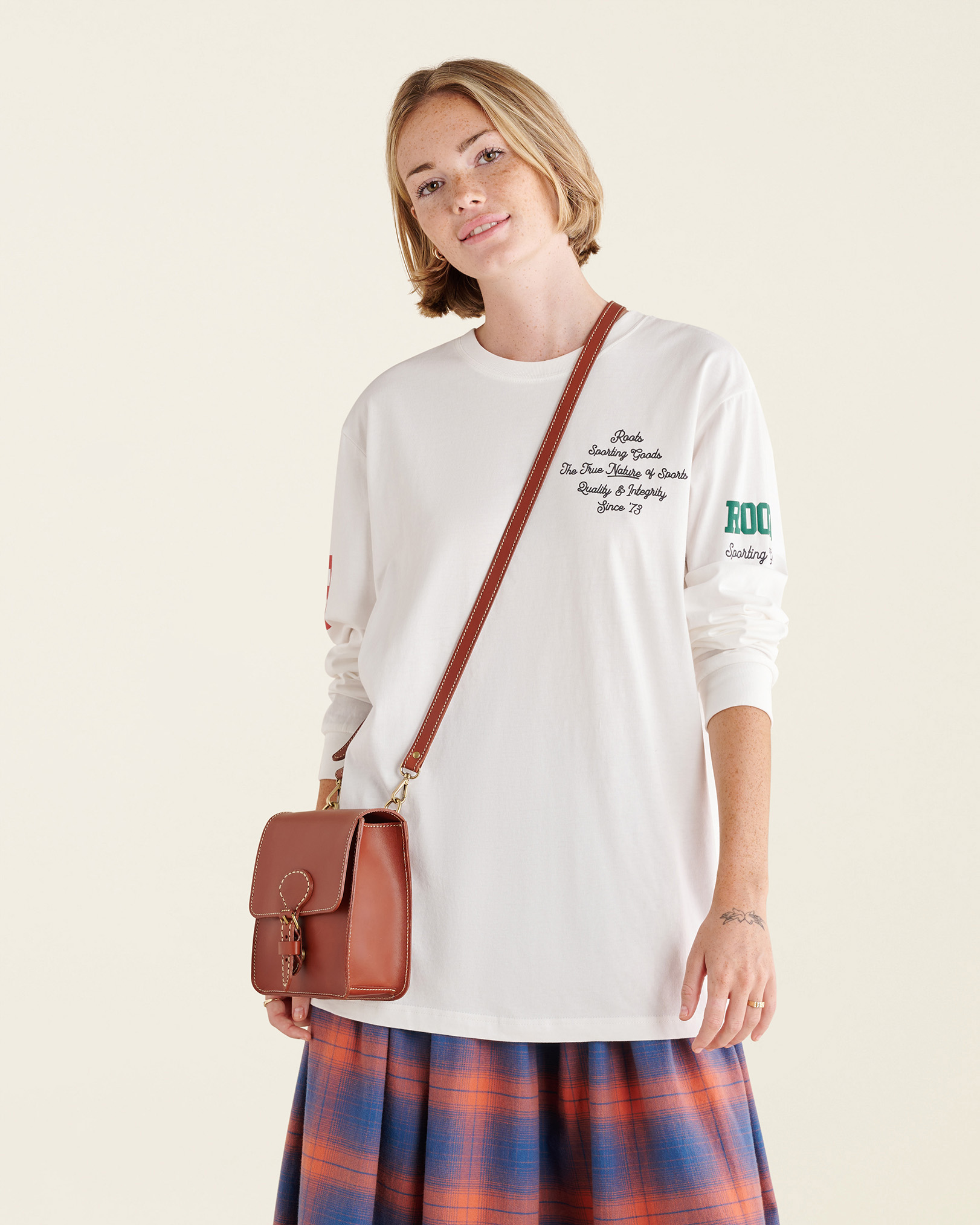 Roots Women's Sporting Goods Long Sleeve T-Shirt in Egret