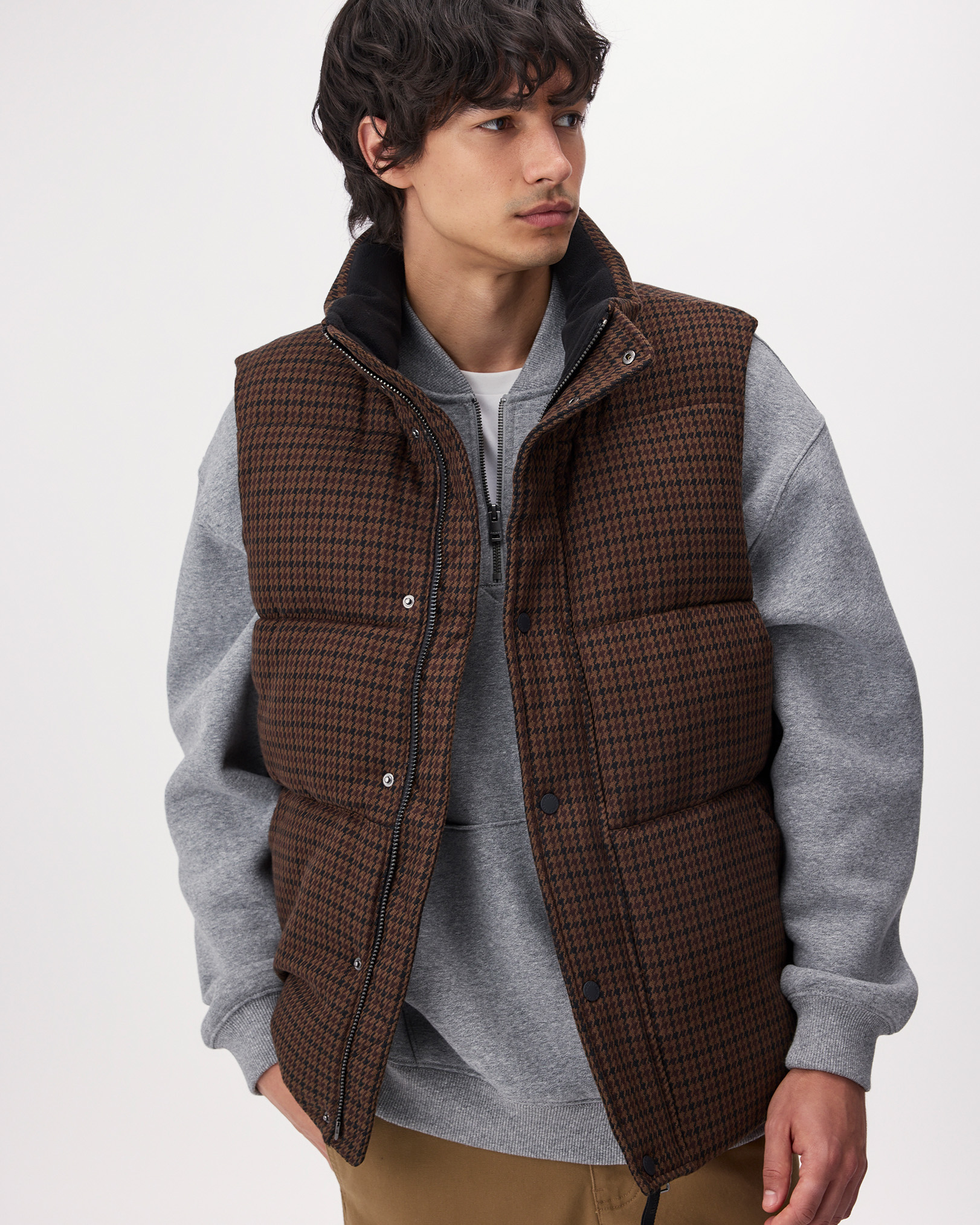 Roots Cypress Padded Vest in Olive Brown